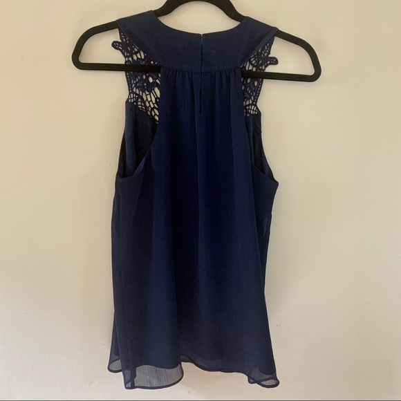 Banana Republic Lace Blouse - Picture 4 of 4